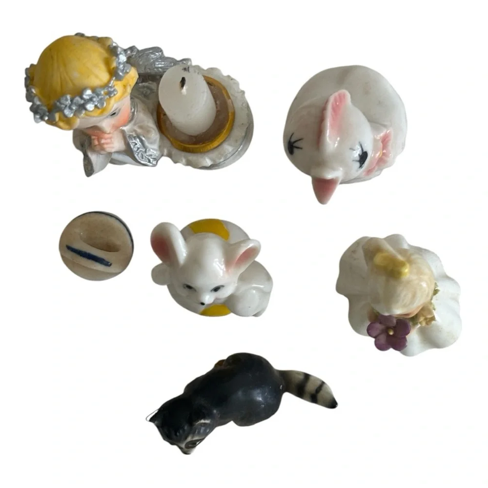 Figurines Set of Assorted Small Pets Multicolor